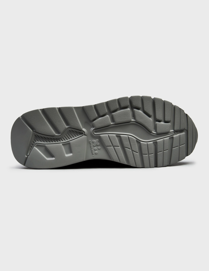 Кросівки Amaitious